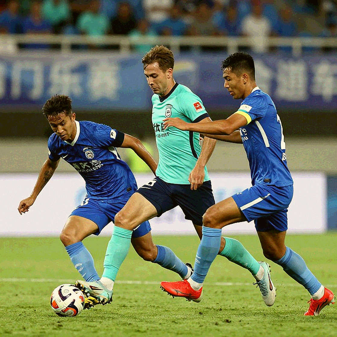 U23 Việt Nam trước Uzbekistan: Cánh cửa sáng và những vết nứt phía sau
